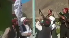 Aba Taliban bariko baraduza ibendera i Panjshir mu kwerekana ko batsinze intambara