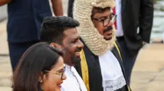 කතානායක අශෝක රංවලගේ අධ්‍යාපන සුදුසුකම් පිළිබඳ මතු වූ ආන්දෝලනය,  පෙර නොවූ විරූ ජනවරමකින් බලයට පත් ජාතික ජනබලවේග ආණ්ඩුවට මසක් ගතවීමටත් පෙර තම කුළුදුල් ආණ්ඩුවේ සුජාතභාවය ආරක්ෂාකර ගැනීමට මුහුණ දීමට සිදු වූ අභියෝගාත්මක ලිට්මස් පරීක්ෂාවක් බවට පත්විය.