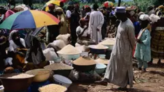 Àwọn èèyàn tó wà lọ́jà