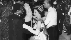 ንግሥት ኤልዛቤጥና የጋና ፕሬዚዳንት ክዋሜ ንክሩማህ 