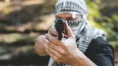 লিবিয়ার মিজদা অঞ্চলে অপহরণকারীদের গুলিতে ২৬ জন বাংলাদেশি নিহত হন।