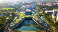 O telhado verde da Universidade Thammasat,sport galera betBangkok, na Tailândia

