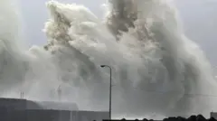 Japonya'da Nanmadol Tayfunu etkili oluyor