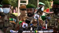Bugize kabiri igisirikare ca Mali gitembagaje ubutegetsi mu kiringo c'amezi icenda