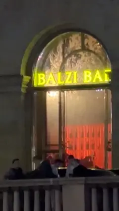 Окно ресторана в сталинке