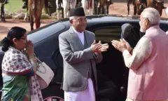 सन् २०१९ एप्रिलमा तात्कालिक प्रधानमन्त्री केपी शर्मा ओली र उनकी पत्नी राधिका शाक्यलाई दिल्लीमा स्वागत गर्दै भारतीय प्रधानमन्त्री नरेन्द्र मोदी