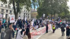 سلګونه کسانو په افغانستان کې د هزاره توکمو وژنه غندلې.