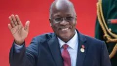 Minisitiri w'intebe yavuze ko Perezida Magufuli atari kwigaragaza gutyo gusa ngo ni uko abantu babishaka