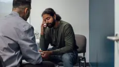 رجل في زيارة لطبيبه