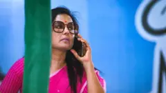 तृणमुल काँग्रेसच्या खासदार महुआ मोइत्रा