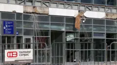 Srušena nadstrešnica na železničkoj stanici u Novom Sadu