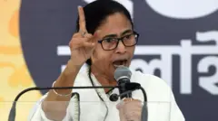 पश्चिम बंगाल की मुख्यमंत्री ममता बनर्जी (फाइल फोटो)