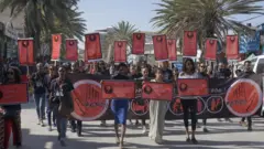 ደቂኣንስትዮ