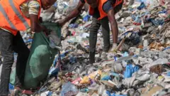 Za a ci tarar duk wanda aka kama da lafin yin ƙazanta a titunan Kano tarar naira dubu 25,000.