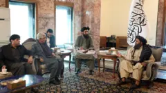 عبدالغنی برادر در دیدار با هیات پاکستانی در کابل