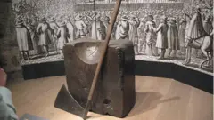 Плаха с топором в лондонском Тауэре