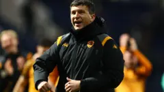 Sergej Jakirovic Hull City'nin galibiyetini kutlarken