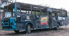 जाळपोळीत जाळलेली बस