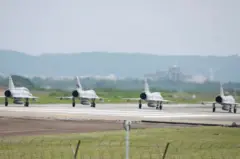 เครื่องบินไอพ่นของกองทัพอากาศไต้หวัน เตรียมบินขึ้นตอบโต้การฝึกซ้อมของจีน