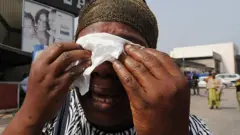 Aworan iya to padanu awọn ọmọ rẹ