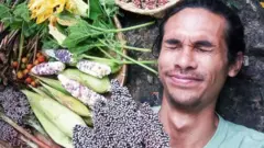 Seorang pemuda asal daerah pegunungan Nusa Tenggara Timur (NTT) menarik perhatian ribuan warganet dengan kepiawaiannya mengolah dan memperkenalkan makanan lokal.