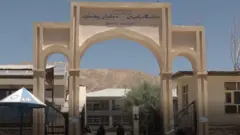 پیش از این فقه شیعه در دانشگاه بامیان که ولایتی عمدتا شیعه‌نشین است، تدریس می‌شد