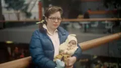 અમેરિકામાં બાળલગ્નો, અમેરિકામાં કઈ ઉંમરે લગ્ન થાય, બાળકોનું શોષણ અને તસ્કરી, 18 વર્ષની ઉંમરે લગ્ન, 21 વર્ષની ઉંમરે લગ્નની ચર્ચા, બીબીસી ગુજરાતી