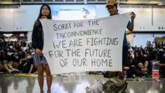 Демонстранти