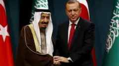 Turkiga iyo Sucuudiga waxay in muddo ah ka dhex taagnaa khilaaf dhanka siyaasadda arrimaha dibadda