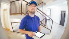 డెలివరీ పర్సన్