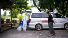 လူနာတင်ယာဉ်တွေက သုဿာန်ကို အလောင်းပို့ပေးရတဲ့ ယာဉ်တွေဖြစ်လာ