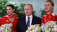 အယ်ရိုဖလော့ (Aeroflot) လေကြောင်းလိုင်း လေယာဥ်မယ်တွေနဲ့ မစ္စတာ ပူတင်တွေ့ဆုံ