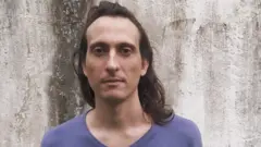 Arquiteto brasileiro Gabriel Sepe Camargo sobreviveu ao ataque ao Bataclan em 2015, em Paris