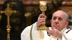 Pope Francis celebrate Christmas Eve Mass. Photo: 24 December 2020