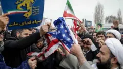 نن، د جمعې په ورځ‌ (غبرګولی ۲۸/جون ۱۸) ایران کې د نوي ولسمشر ټاکلو ته رایه اچونه د هېواد د بهرنۍ تګلارې لپاره یوه حساسه شېبه ده.