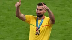 حارس مرمى المنتخب الإيطالي جيانلويجي دوناروما