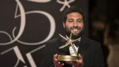 توج الفيلم بجائزة نجمة الجونة الذهبية لأفضل فيلم عربي