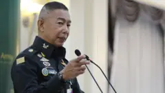 "ผมมั่นใจว่า ถ้าการเมืองไม่เป็นต้นเหตุแห่งการจลาจล ก็ไม่มีอะไร ประเทศไทยเคยมีปฏิวัติมา 10 กว่าครั้ง.." พล.อ. อภิรัชต์ คงสมพงษ์ ผู้บัญชาการทหารบก กล่าว