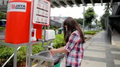 हात धुने सुविधा