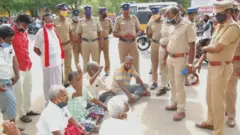 சிறைக் காவலில் தந்தை - மகன் பலி; தூத்துக்குடியில் உறவினர்கள் போராட்டம்