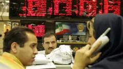 در ۱۳ ماه اخیر بیشترین معاملات ماهانه بورس از نظر ارزش در اسفند ۹۸ بوده است