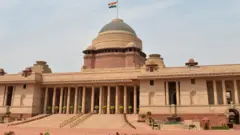 குடியரசு தலைவர் மாளிகையின் மைய குவி மாடம்