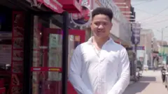 서관우 씨는 지난해 2월 아버지를 처음으로 품에 안았다