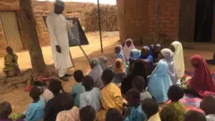 Dalibai sun koka kan yadda lokacin damuna ba sa iya zuwa daukar karatu