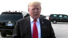Rais Donald Trump akiondoka kutoka fro West Palm Beach, Florida, 24 Machi 2019