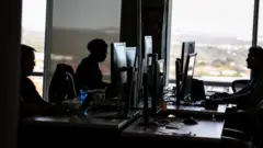 موظفون في فيسبوك