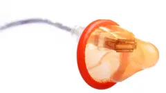 Cable USB con preservativo de látex.