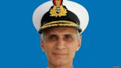भारतीय नौसेना प्रमुख एडमिरल करमबीर सिंह