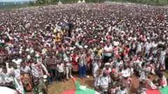 Jumatatu katika mji wa Gitega watu walikua wemejaa kiasi cha kubaba wakati wa kampeni za mgombea wa chama tawala