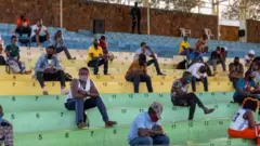 Ibihano bisanzweho birimo gufungirwa kuri stade cyangwa ku bigo by'amashuri.